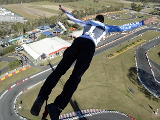 Queensland Daredevil smashes Bungy Jumping World Record