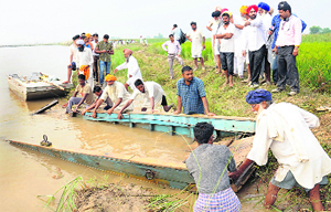 Villagers devastated in Tarn Taran Boat Tragedy