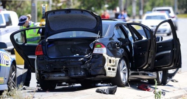 Five hurt in car crash following police pursuit in Northcote, Melbourne