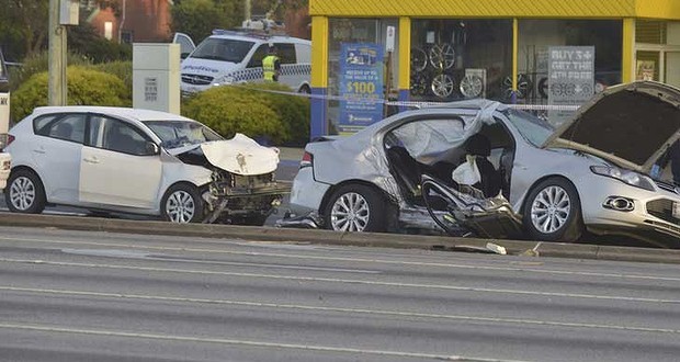 Three dead in Oakleigh accident, Warrigal and Dandenong Roads