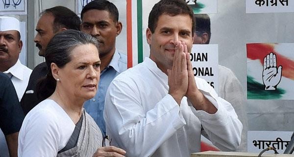 Sonia and Rahul likely to resign from Congress posts