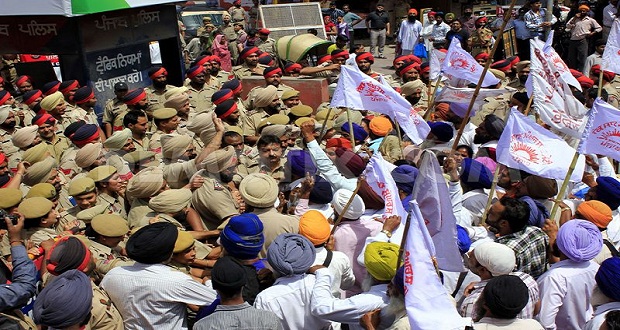 punjab-police-clash-public