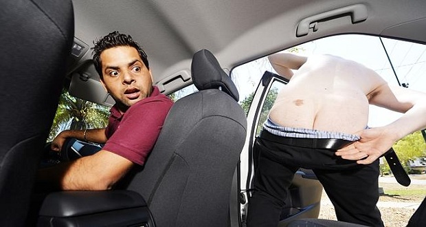 darwin-cabbie-reaction-of-huge-poo-in-his-taxi