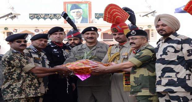 diwalisoldiers-india-pakistan-wagah-border