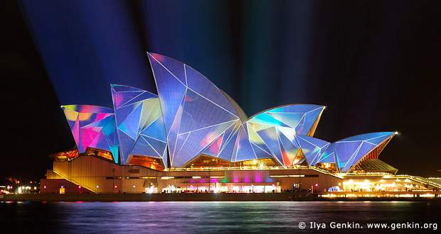 opera-house-sydney-lighting-the-sails-diwali