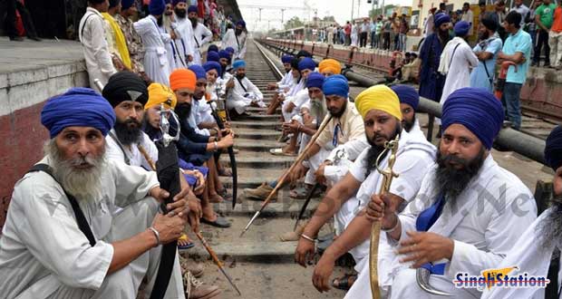 sikhs-block-rails-sikh-prisoners