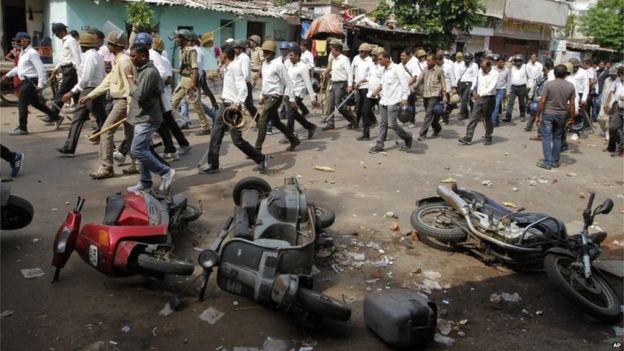 gujrat communal clashes