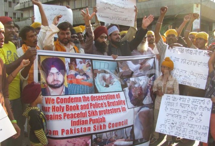 Pakistani Sikhs protest against desecration