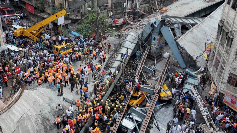 kolkata bridge collapse