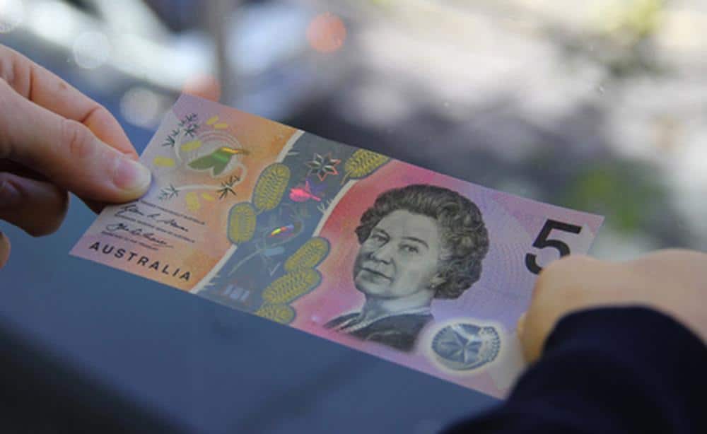 New $5 notes to hit Aussie wallets - SinghStation