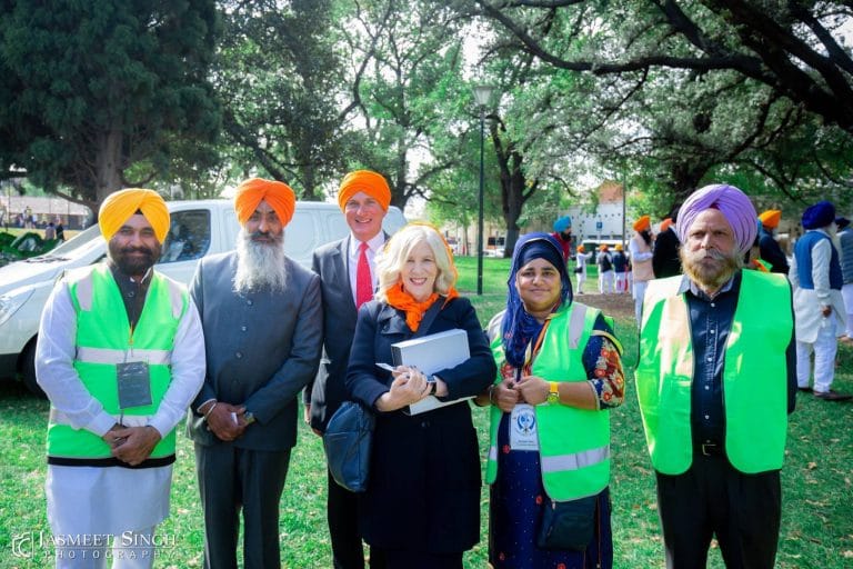 victorian sikhs donate good friday