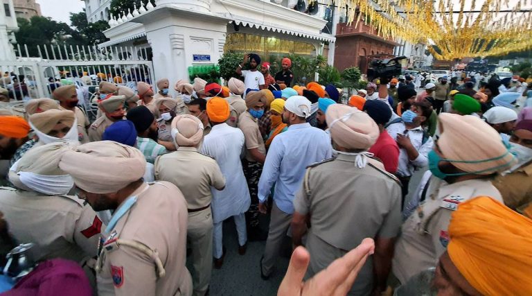 SGPC-taskforce clash