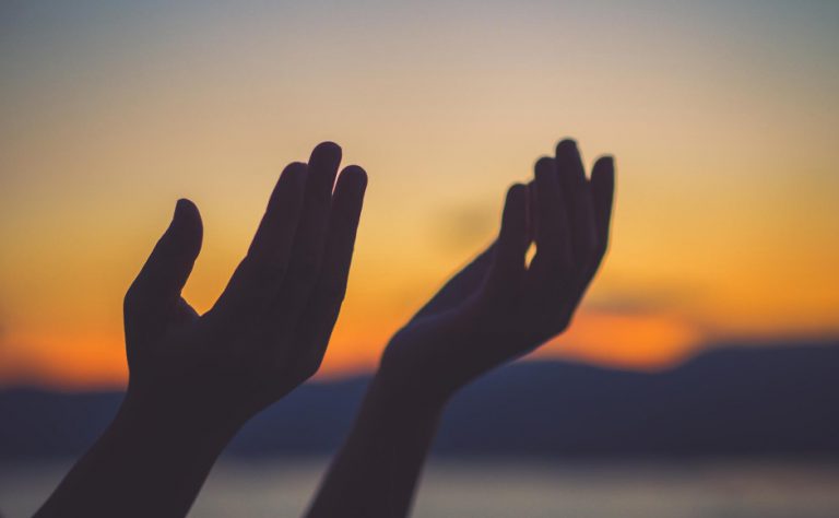praying-hands-sunset